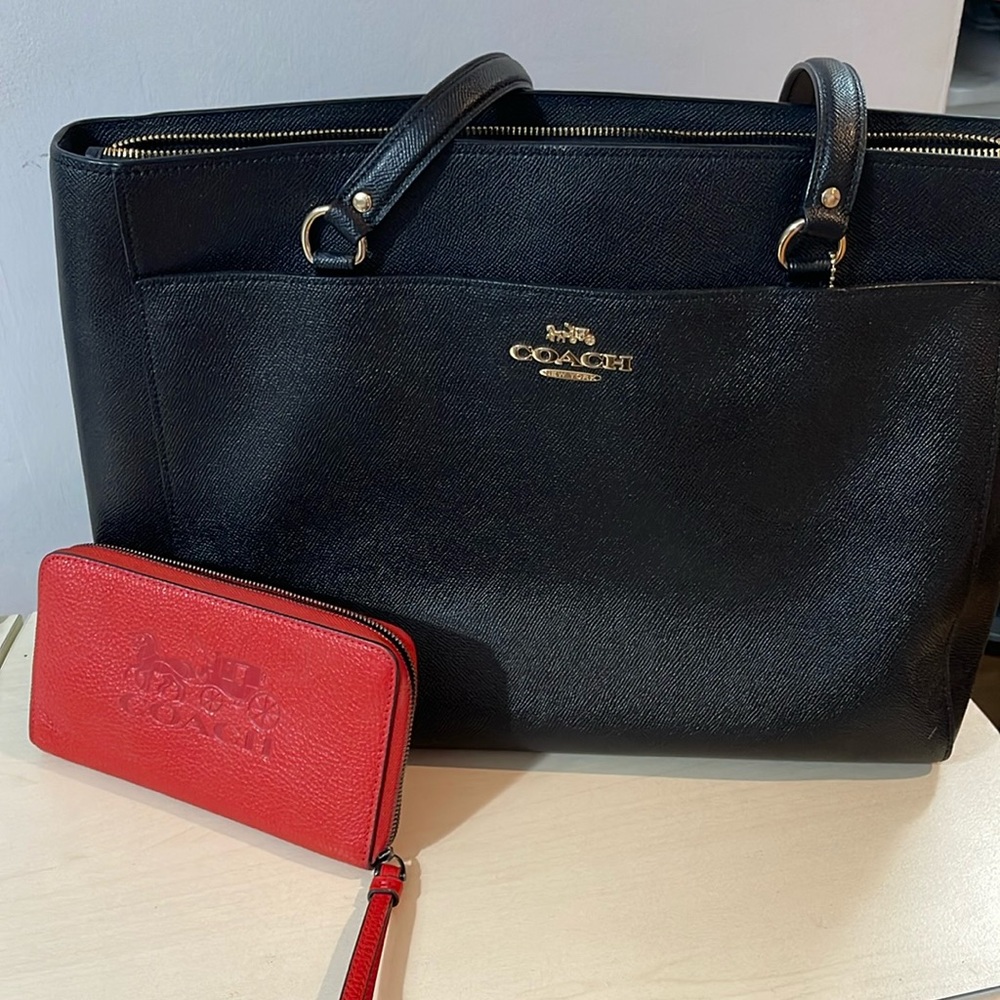 Coach Business bag in black 91150 with red zip around wallet